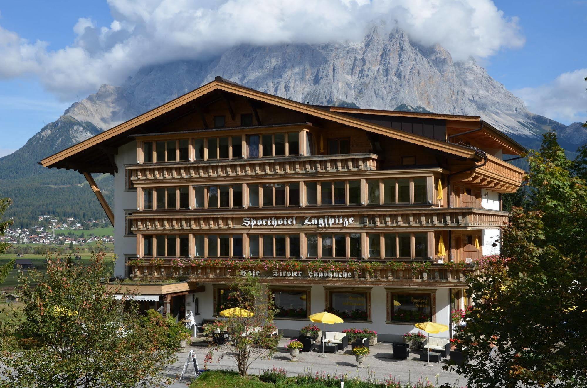 Sporthotel Zugspitze Lermoos Exterior foto