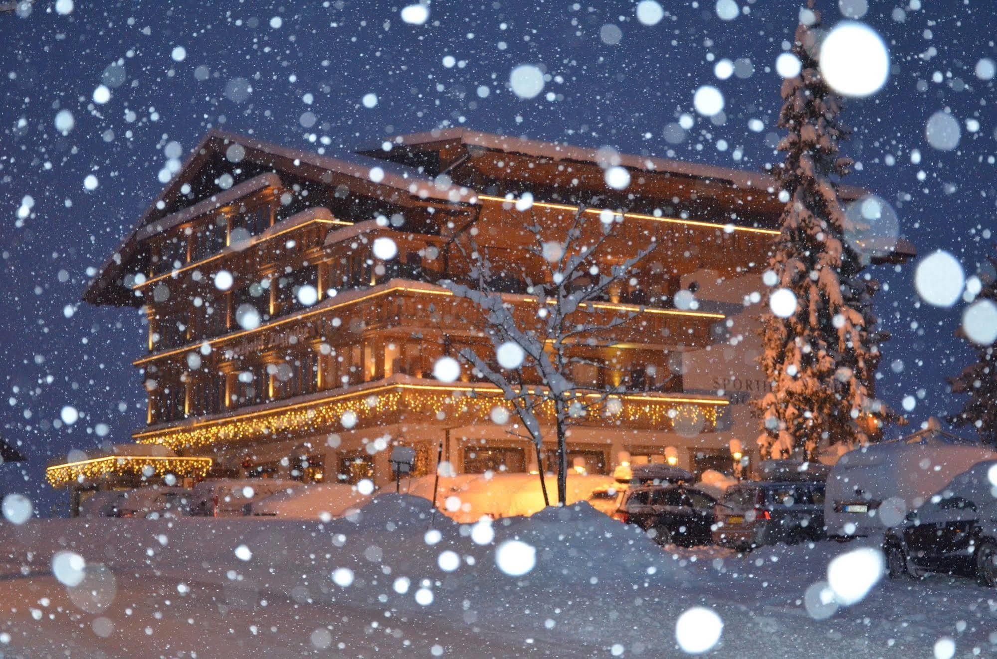 Sporthotel Zugspitze Lermoos Exterior foto